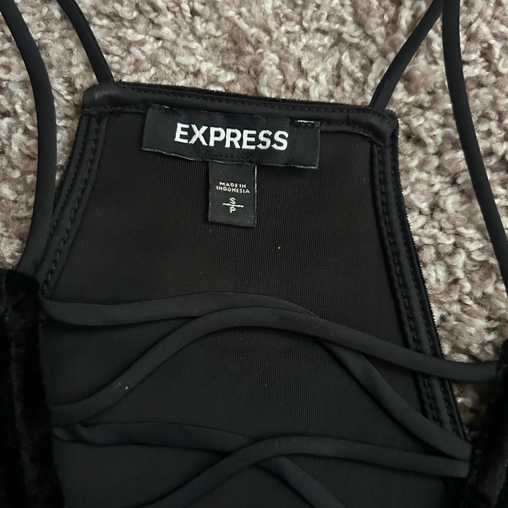 Express Top - Picture 2 of 5